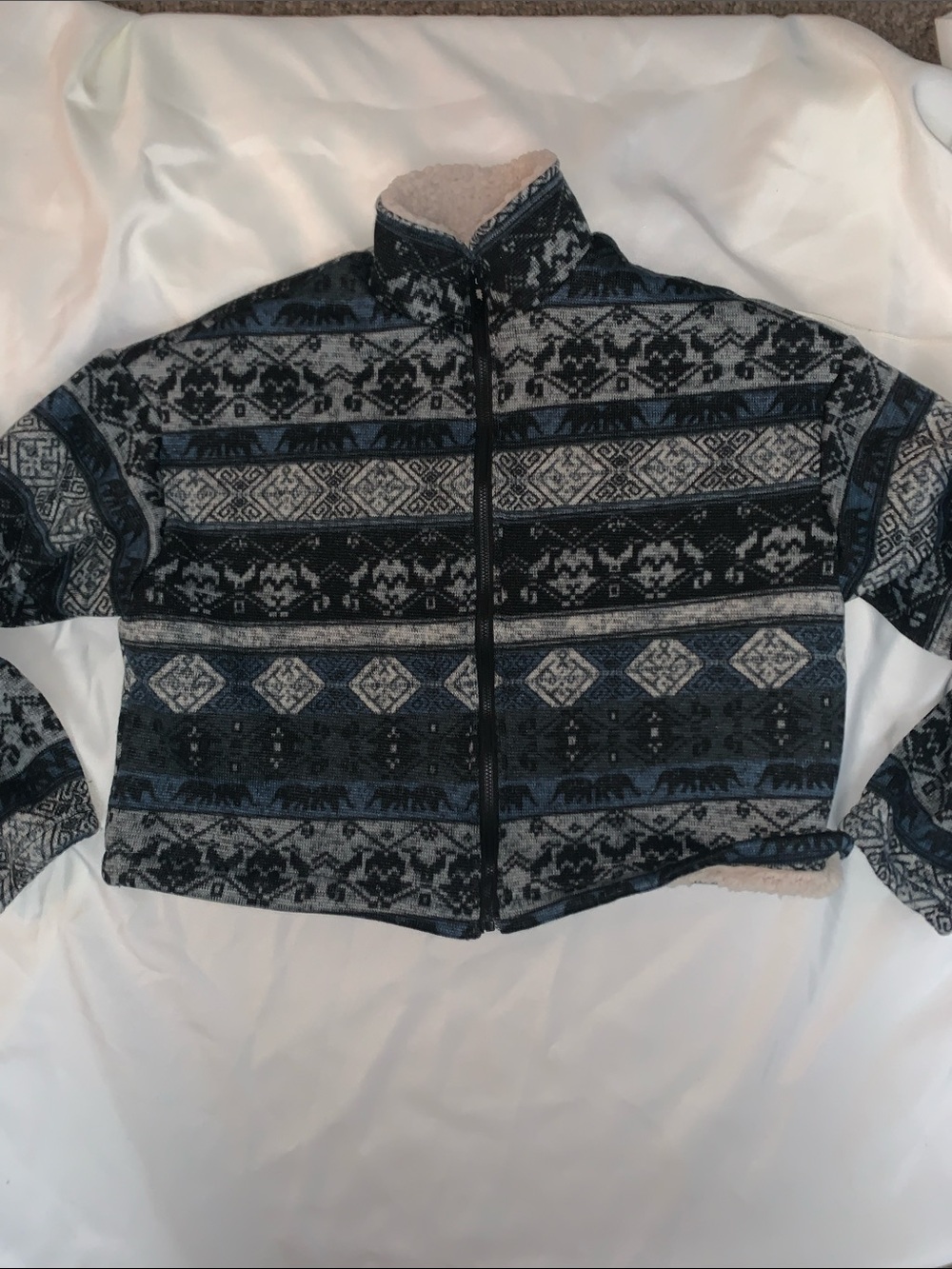 Sherpa-Lined Beige Women's Cropped Sweater with Patterned Sleeves